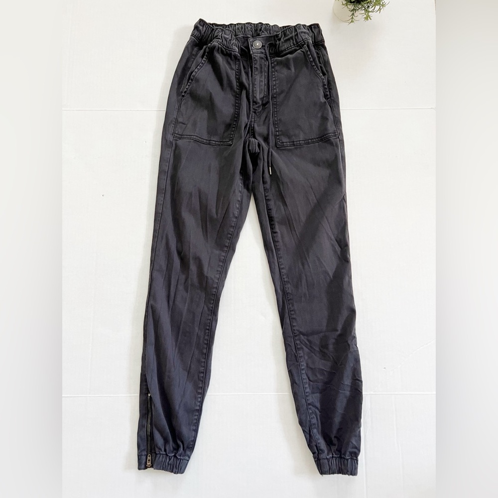 American Eagle Super Stretch Cargo Jogger in Gray